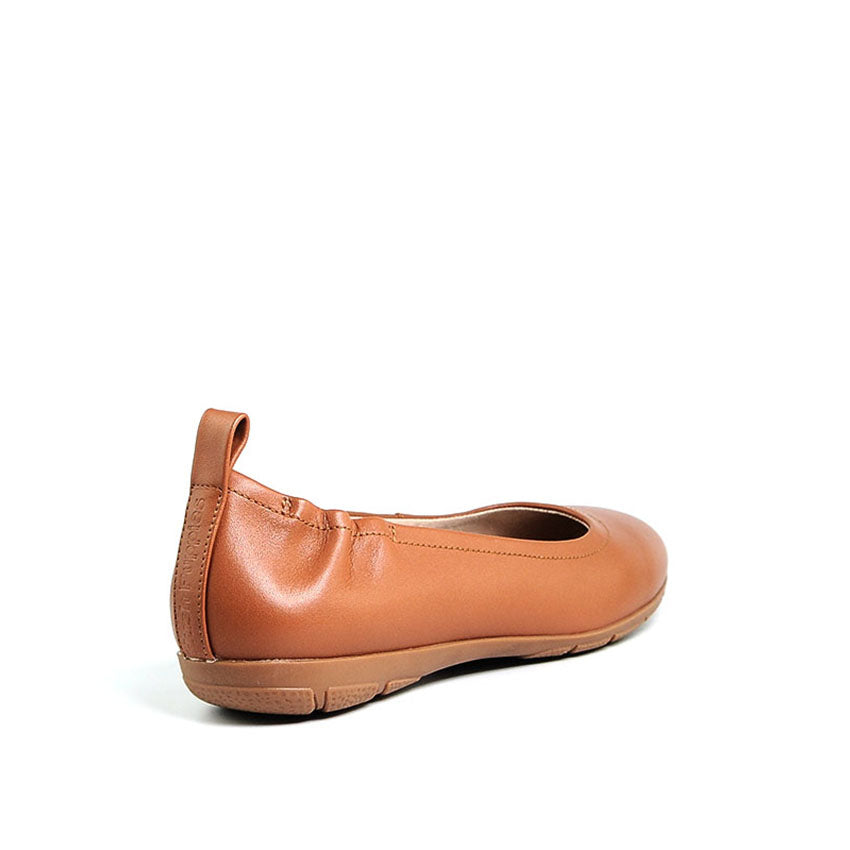 Essie Slip On Women's Shoes - Tan Leather